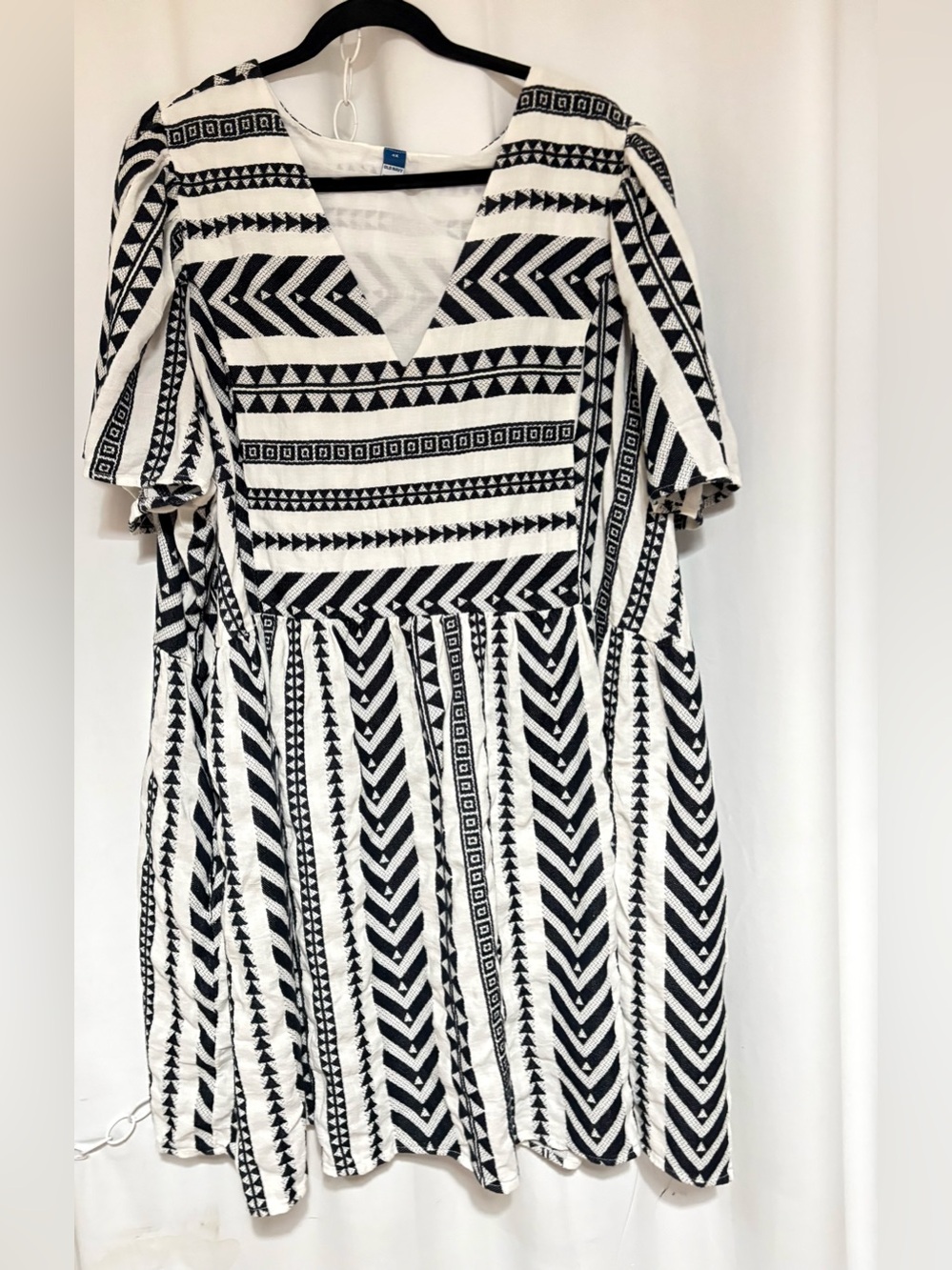 Old Navy Black and White Geometric Short Dress